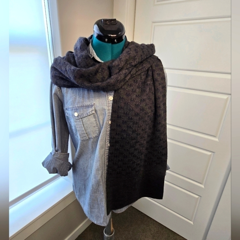 MICHAEL KORS LONG SCARF DARK GREY BLUE MK LOGO PRINT UNISEX MENSWEAR MENS OS